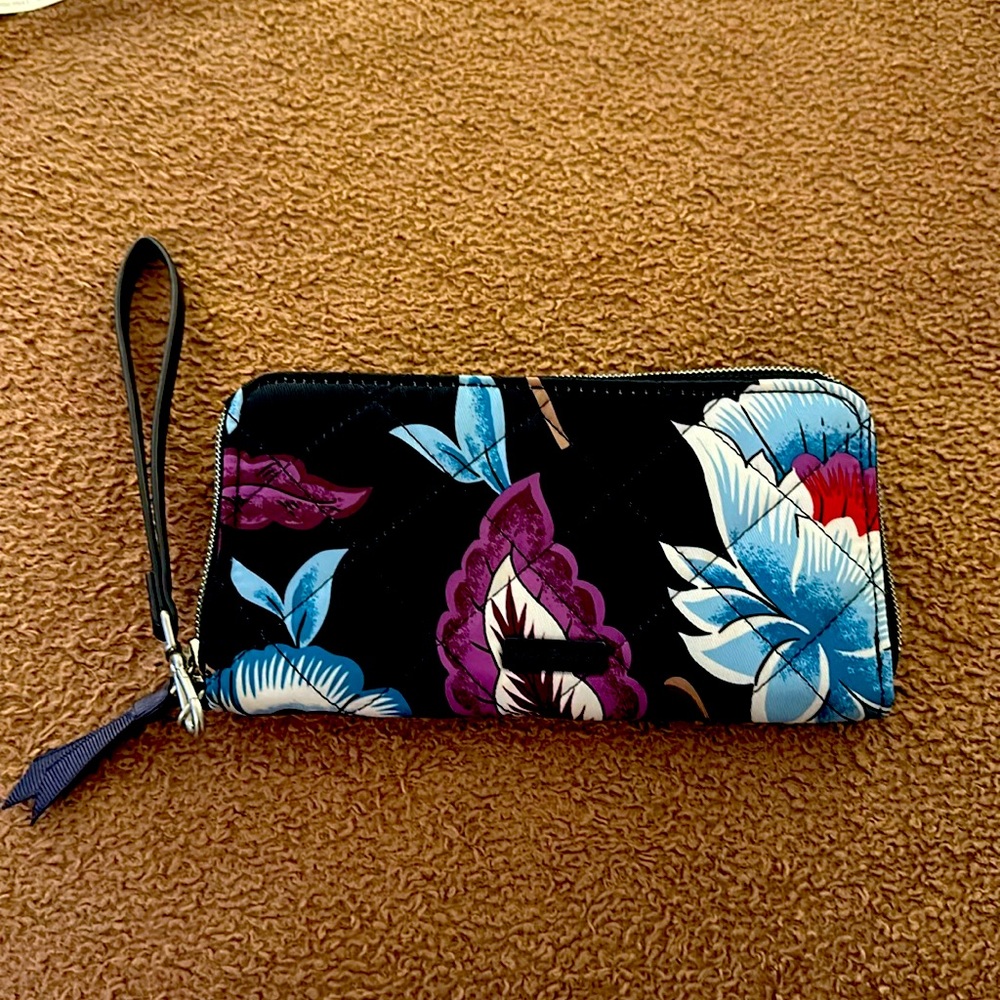 Vera Bradley Wallet. Never Used.